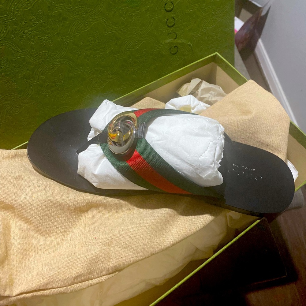 Authentic Gucci Sandals barely worn. Still looking new. Prefect Style